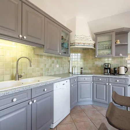 Detached In Beautiful Carcasona